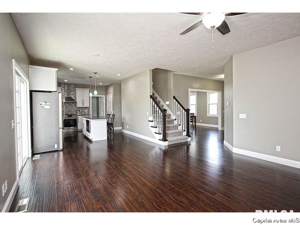 209 Bristol Road Chatham, IL 62629 - Photo 6 of 36 Gallery Image 6