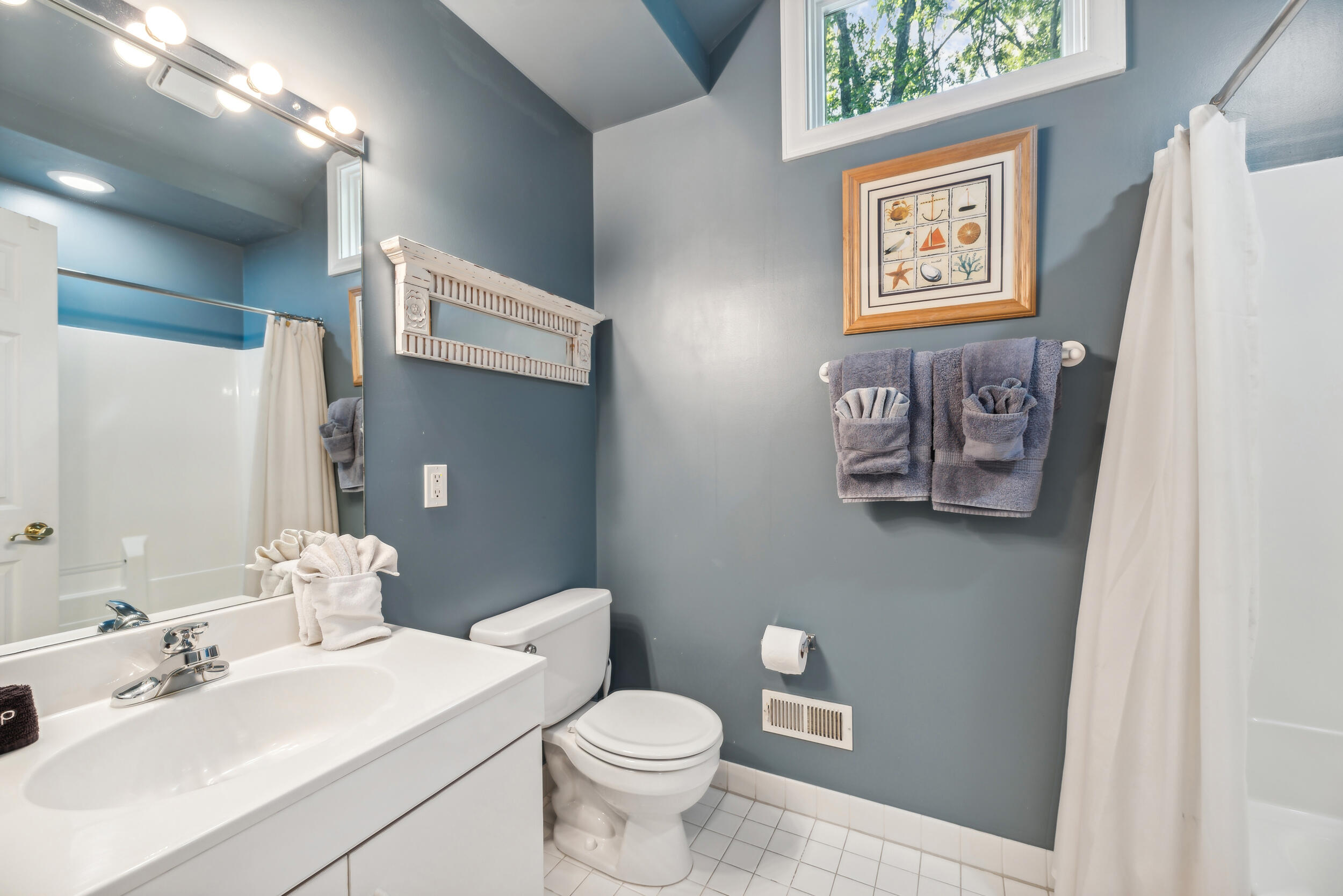9458 California Road Union Pier, MI 49129 - Photo 17 of 30 2nd floor bath