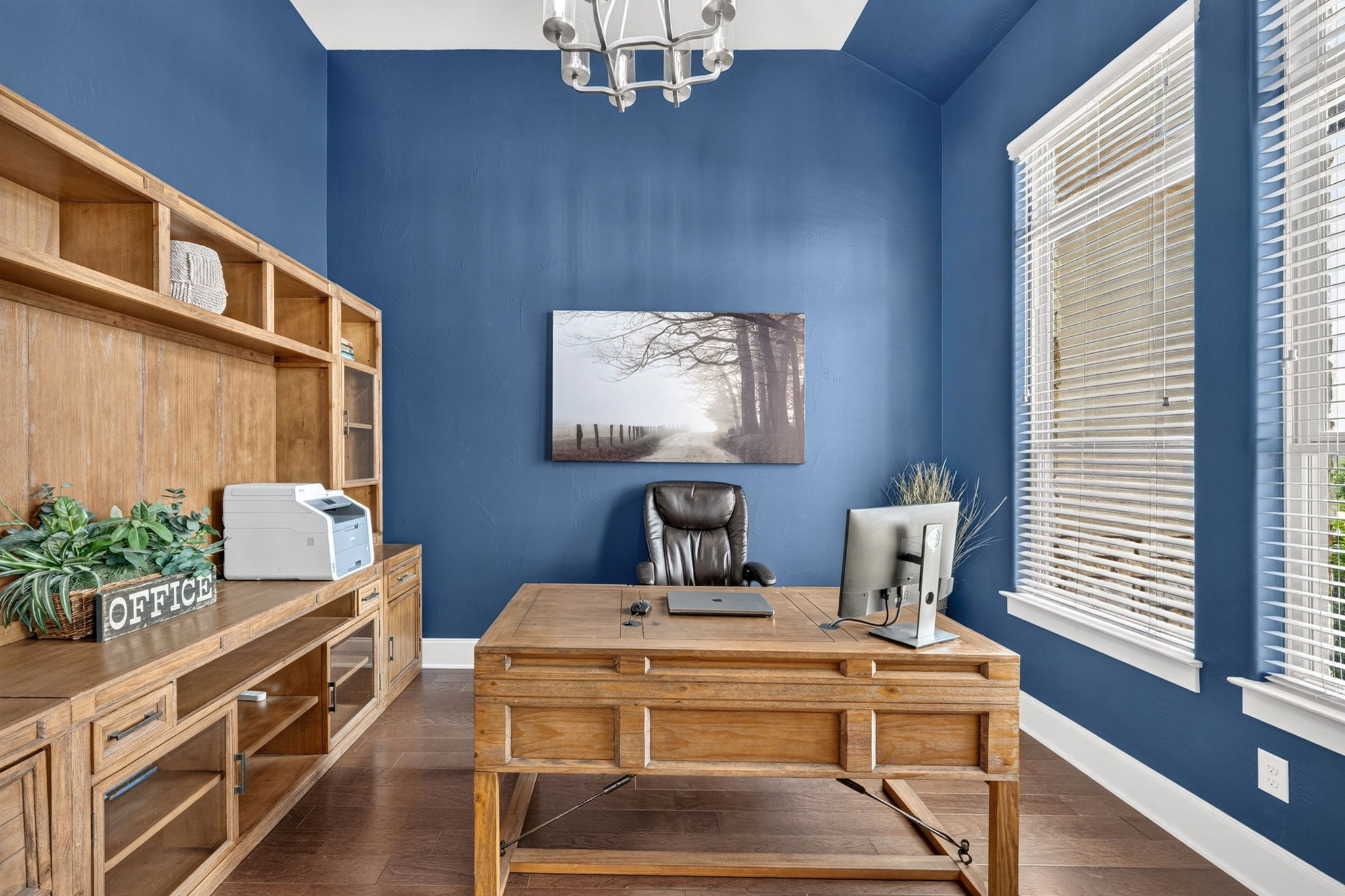 105 Coopers Hill Road Georgetown, TX 78633 - Photo 10 of 40 a room with furniture and window