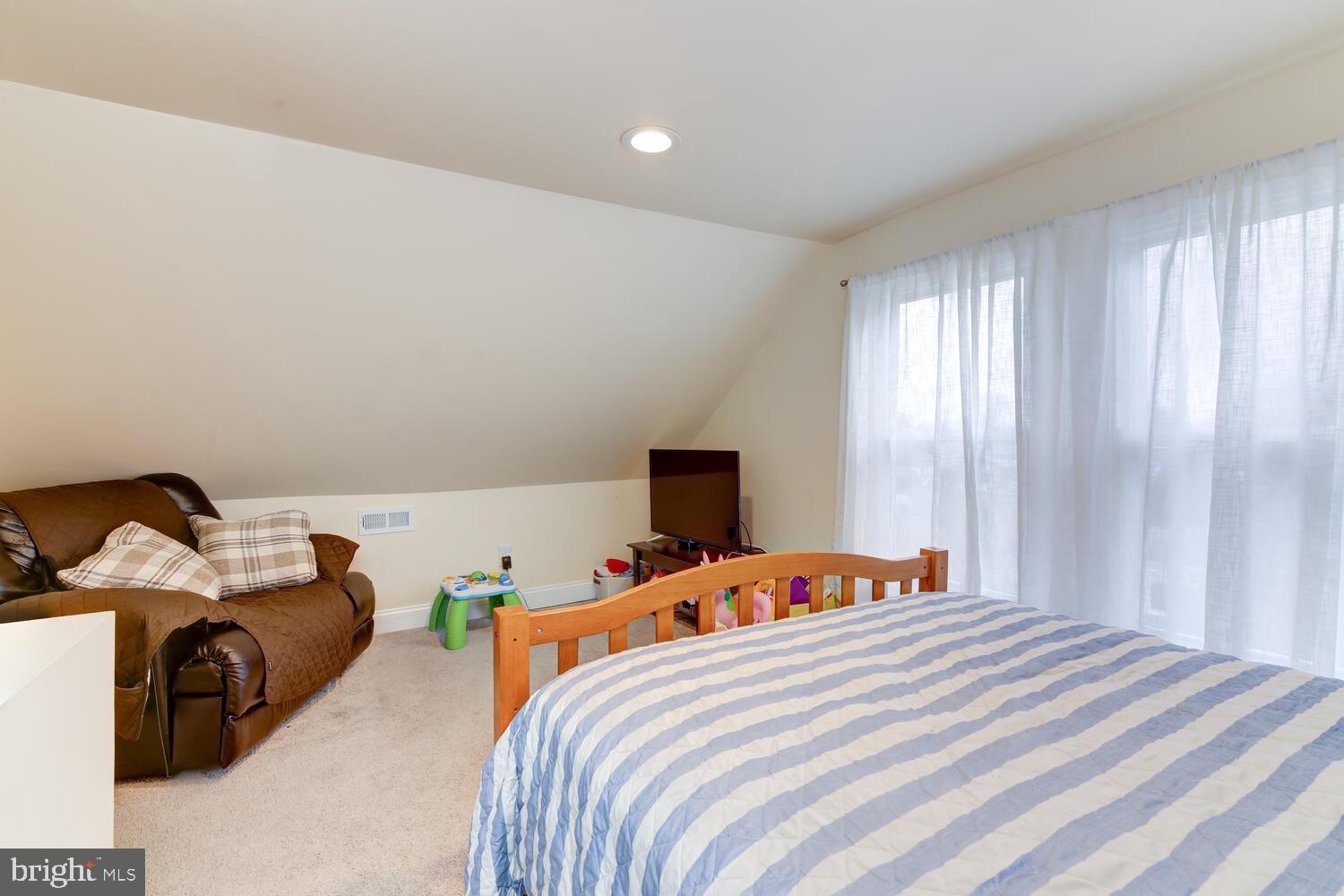 314 Ridley Avenue Folsom, PA 19033 - Photo 29 of 34 Gallery Image 29