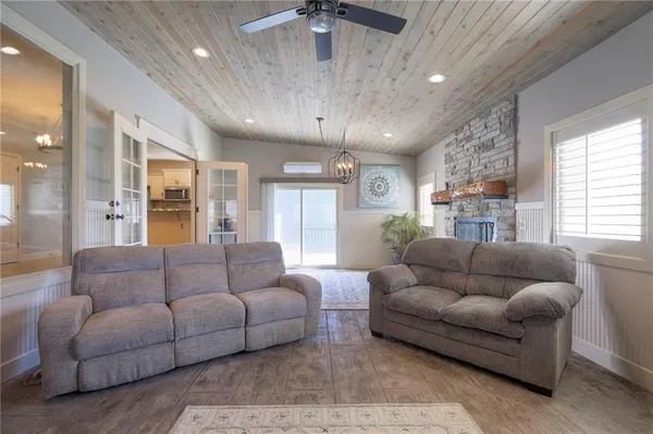 $550,000 | 1305 Ashdown Circle, Raymore, MO 64083