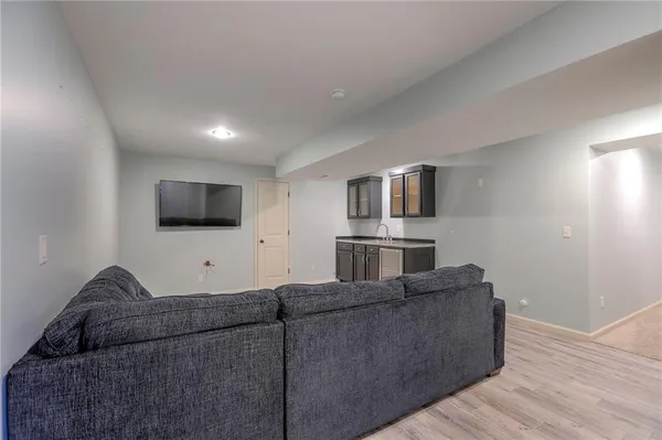 $550,000 | 1305 Ashdown Circle, Raymore, MO 64083