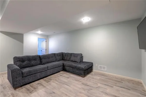 $550,000 | 1305 Ashdown Circle, Raymore, MO 64083