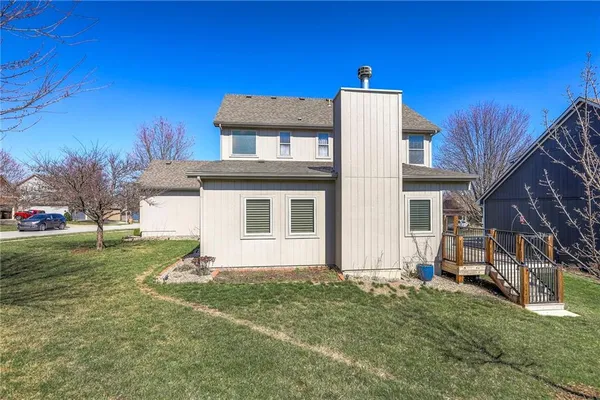 $550,000 | 1305 Ashdown Circle, Raymore, MO 64083