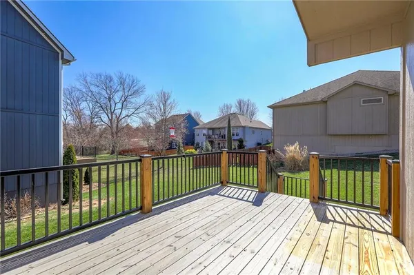 $550,000 | 1305 Ashdown Circle, Raymore, MO 64083