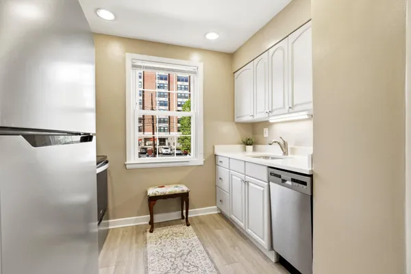 $2,100 | 2200 Colston Drive, Unit 101, Silver Spring, MD 20910