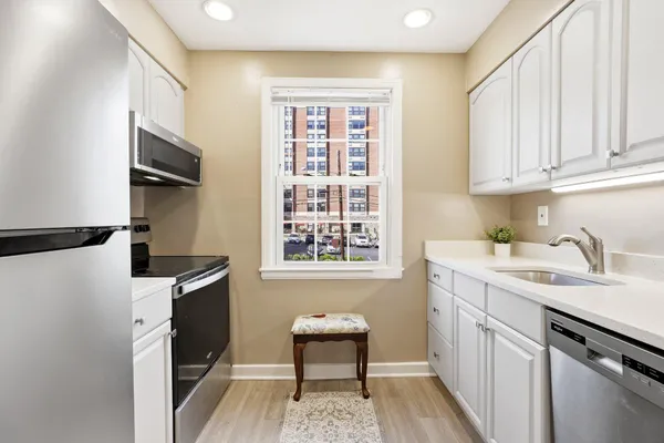 $2,100 | 2200 Colston Drive, Unit 101, Silver Spring, MD 20910