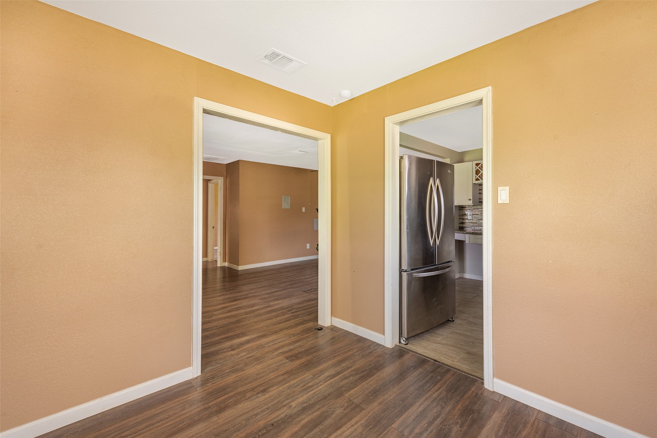 202 Norview Drive Houston, TX 77022 - Photo 9 of 24