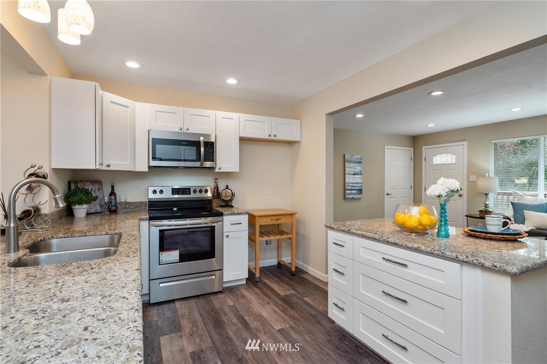 3667 Harris Road Southeast Port Orchard, WA 98366 - Photo 8 of 16 Gallery Image 8