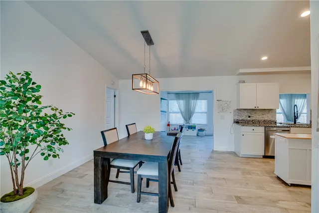 $2,600 | 285 11th Court, Vero Beach, FL 32962