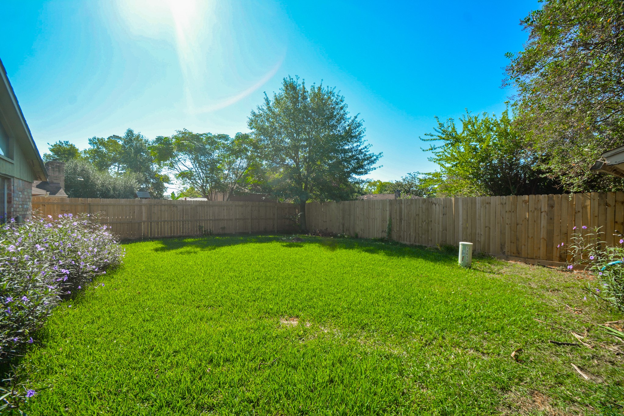 13630 Oleoke Lane Houston, TX 77015 - Photo 13 of 16 a garden with wooden fence