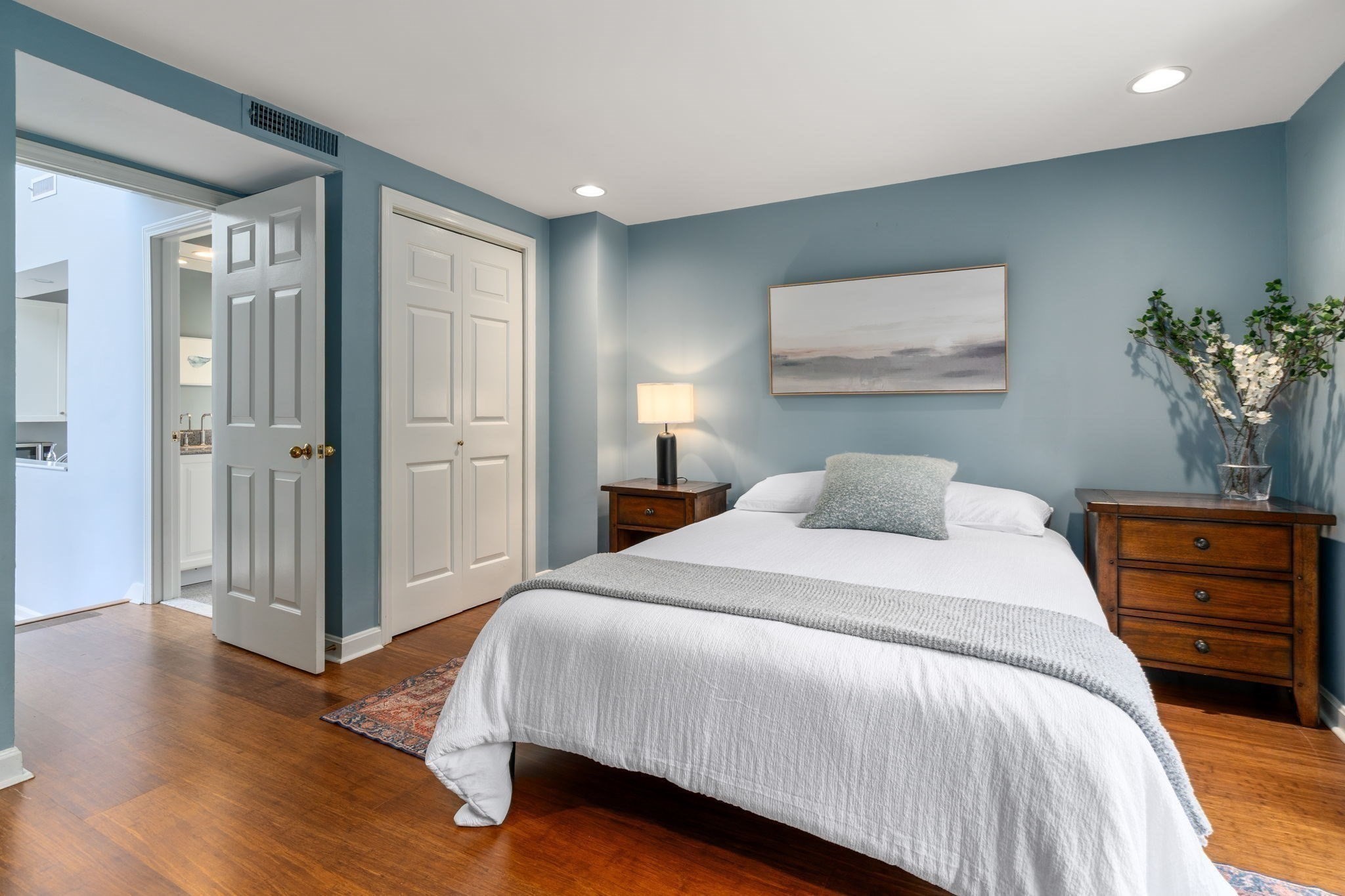 60e Glen Road, Unit 303 Brookline, MA 02445 - Photo 9 of 12 Gallery Image 9