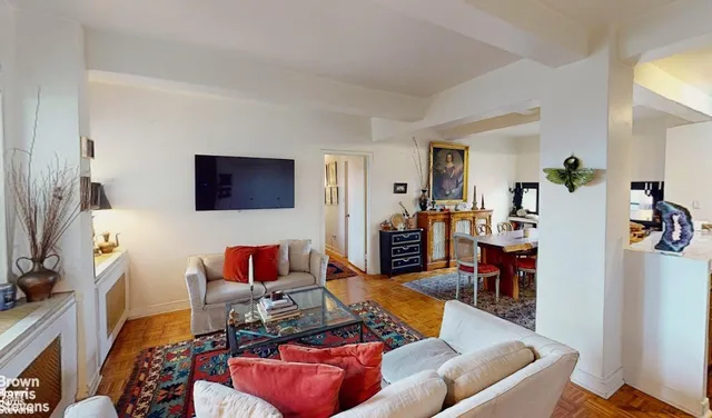 $999,500 | 2166 Broadway, Unit 19D | Upper West Side
