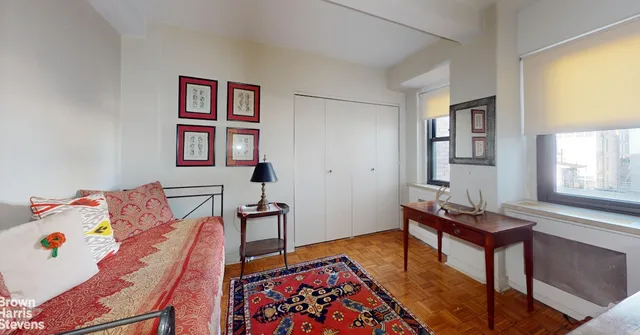 $999,500 | 2166 Broadway, Unit 19D | Upper West Side