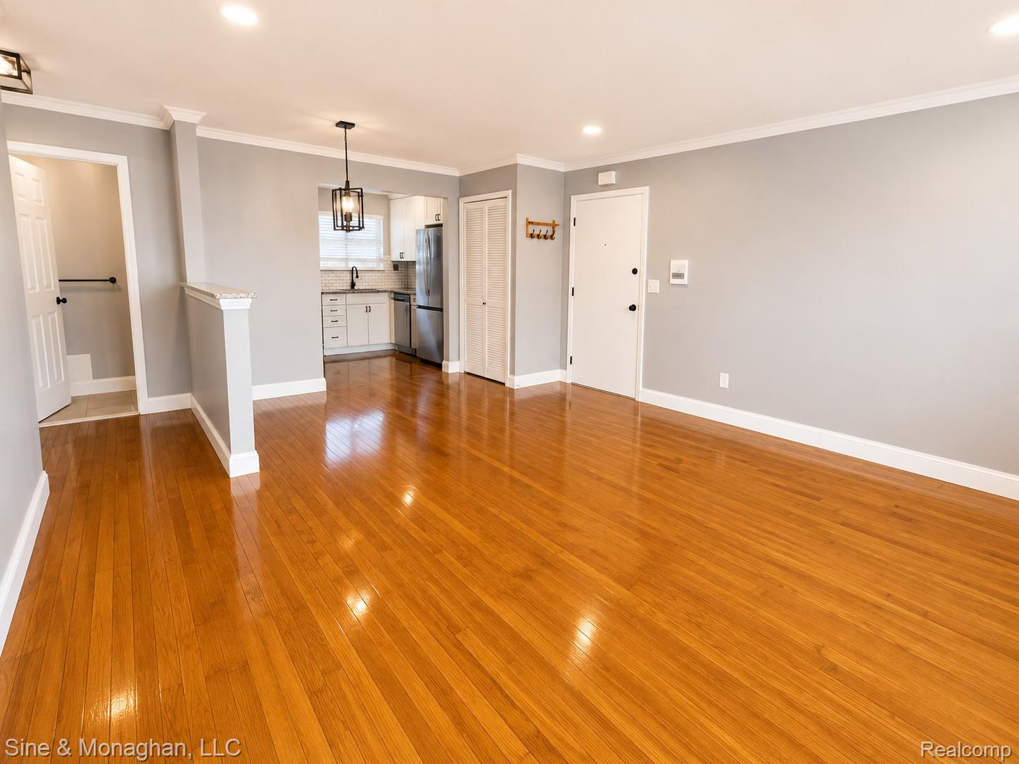 433 Miller Avenue, Unit 203 Rochester, MI 48307 - Photo 3 of 12 22.jpg