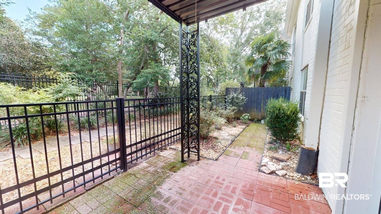4009 Old Shell Road, Unit C13 Mobile, AL 36608 - Photo 23 of 32 View of patio