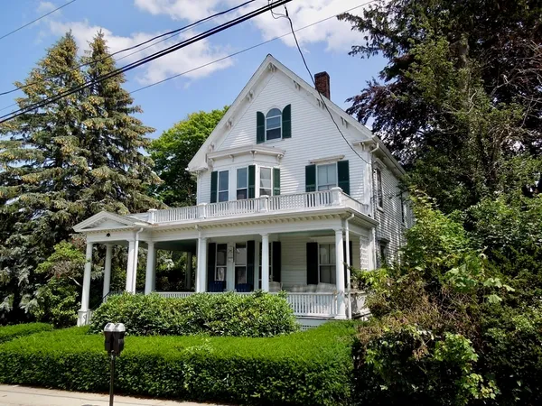 $2,400 | 9 Brewster Street, Unit 2, Plymouth, MA 02360