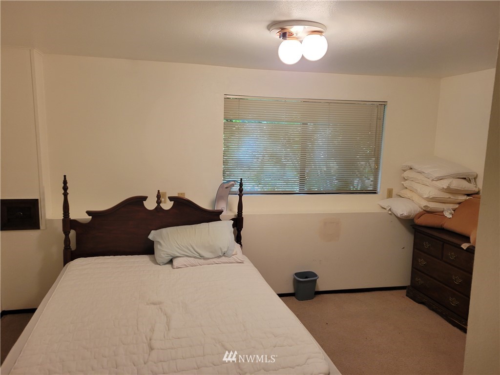 17611 Talbot Road Edmonds, WA 98026 - Photo 11 of 14 Gallery Image 11