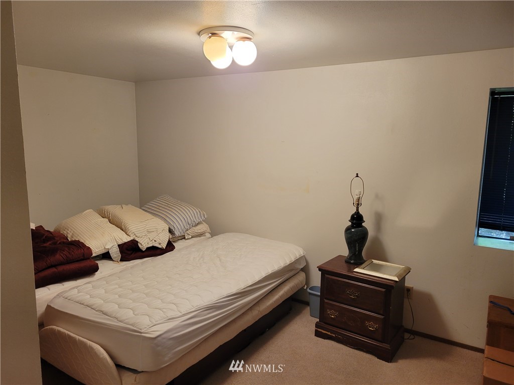 17611 Talbot Road Edmonds, WA 98026 - Photo 12 of 14 Gallery Image 12