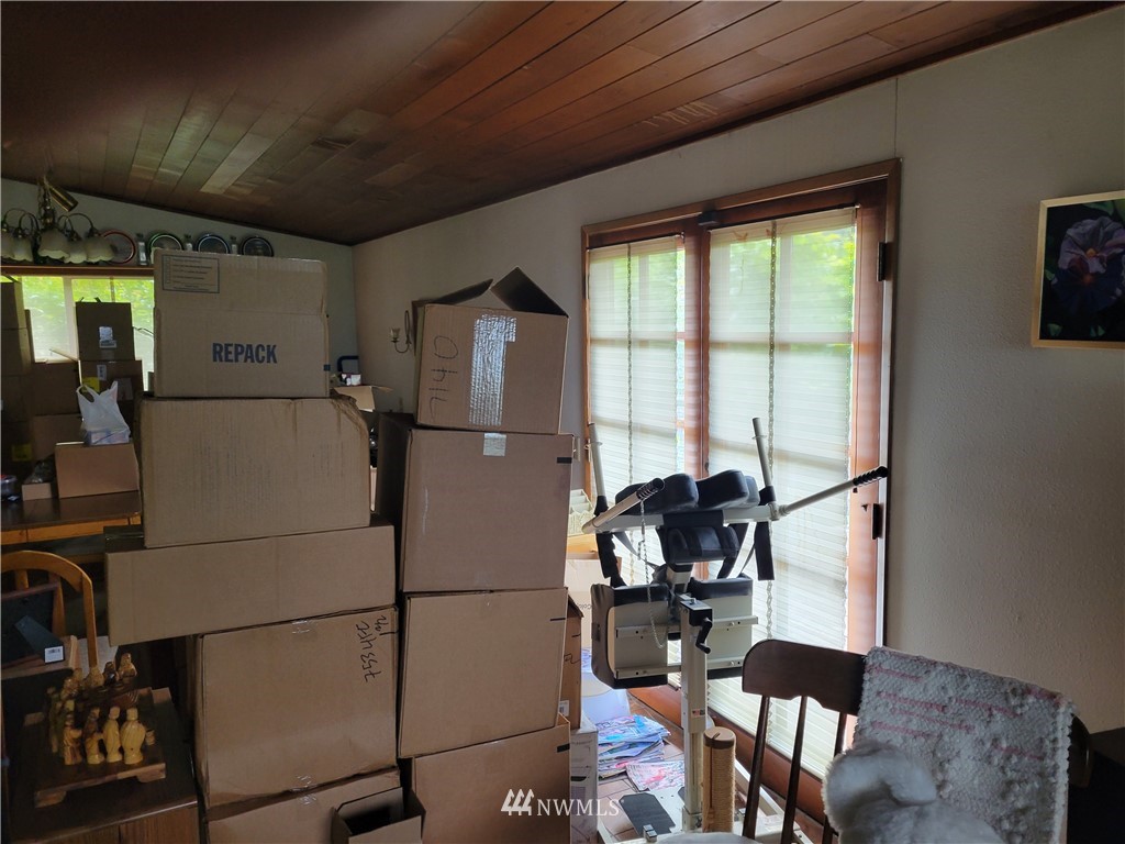 17611 Talbot Road Edmonds, WA 98026 - Photo 6 of 14 Gallery Image 6