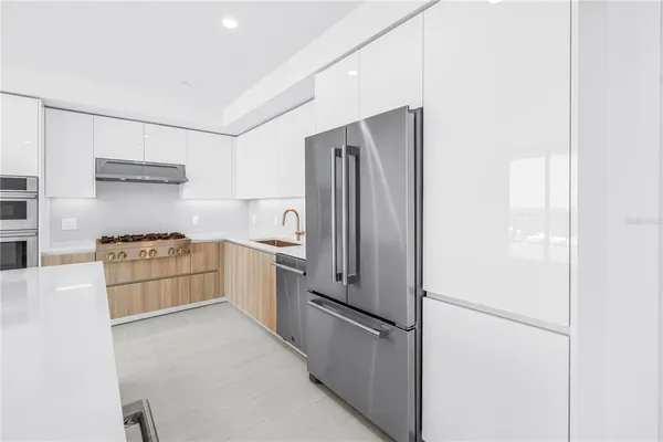 $8,500 | 400 Central Avenue, Unit 1702, St. Petersburg, FL 33701