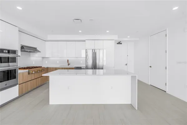 $8,500 | 400 Central Avenue, Unit 1702, St. Petersburg, FL 33701