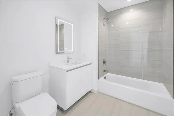 $8,500 | 400 Central Avenue, Unit 1702, St. Petersburg, FL 33701