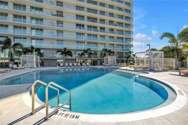 $8,500 | 400 Central Avenue, Unit 1702, St. Petersburg, FL 33701
