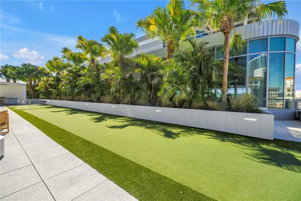 $8,500 | 400 Central Avenue, Unit 1702, St. Petersburg, FL 33701