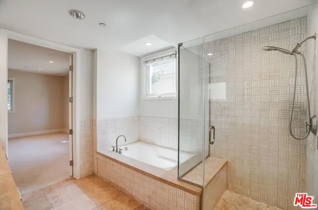 $5,995 | 1517 South Bentley Avenue, Unit 205, Los Angeles, CA 90025