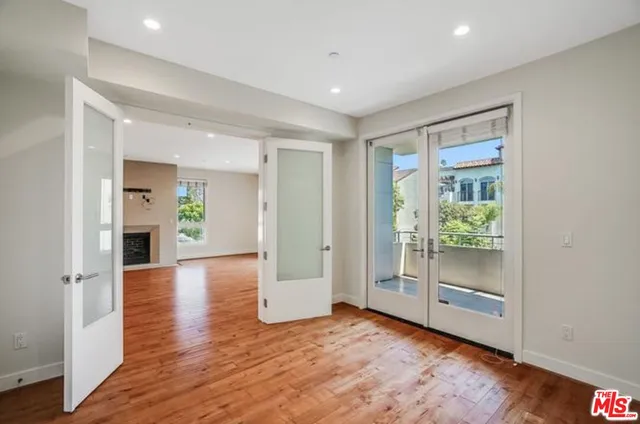 $5,995 | 1517 South Bentley Avenue, Unit 205, Los Angeles, CA 90025