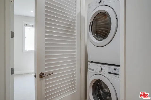 $5,995 | 1517 South Bentley Avenue, Unit 205, Los Angeles, CA 90025