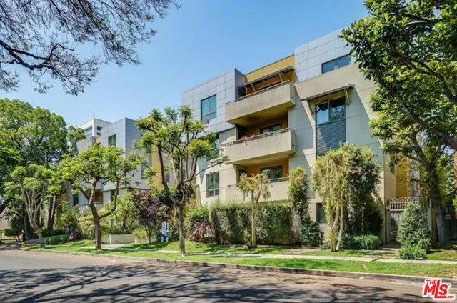 $5,995 | 1517 South Bentley Avenue, Unit 205, Los Angeles, CA 90025