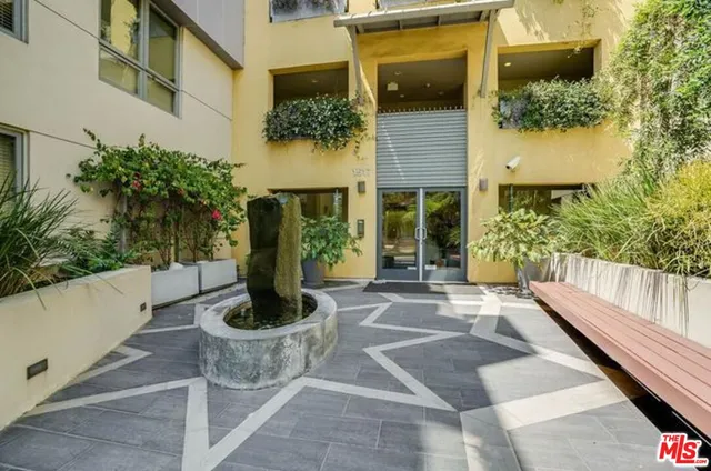 $5,995 | 1517 South Bentley Avenue, Unit 205, Los Angeles, CA 90025
