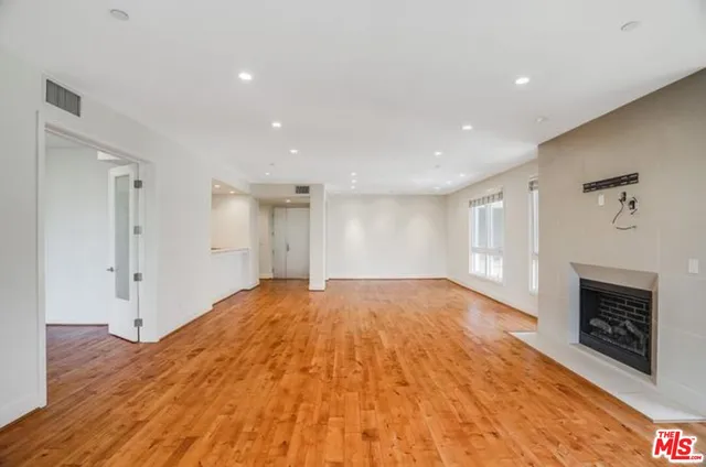 $5,995 | 1517 South Bentley Avenue, Unit 205, Los Angeles, CA 90025