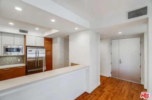 $5,995 | 1517 South Bentley Avenue, Unit 205, Los Angeles, CA 90025