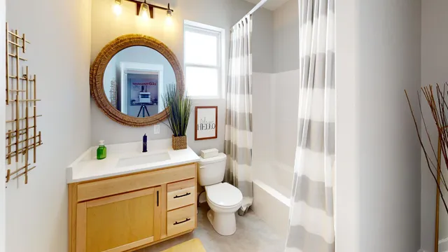 a en suite bathroom with a toilet