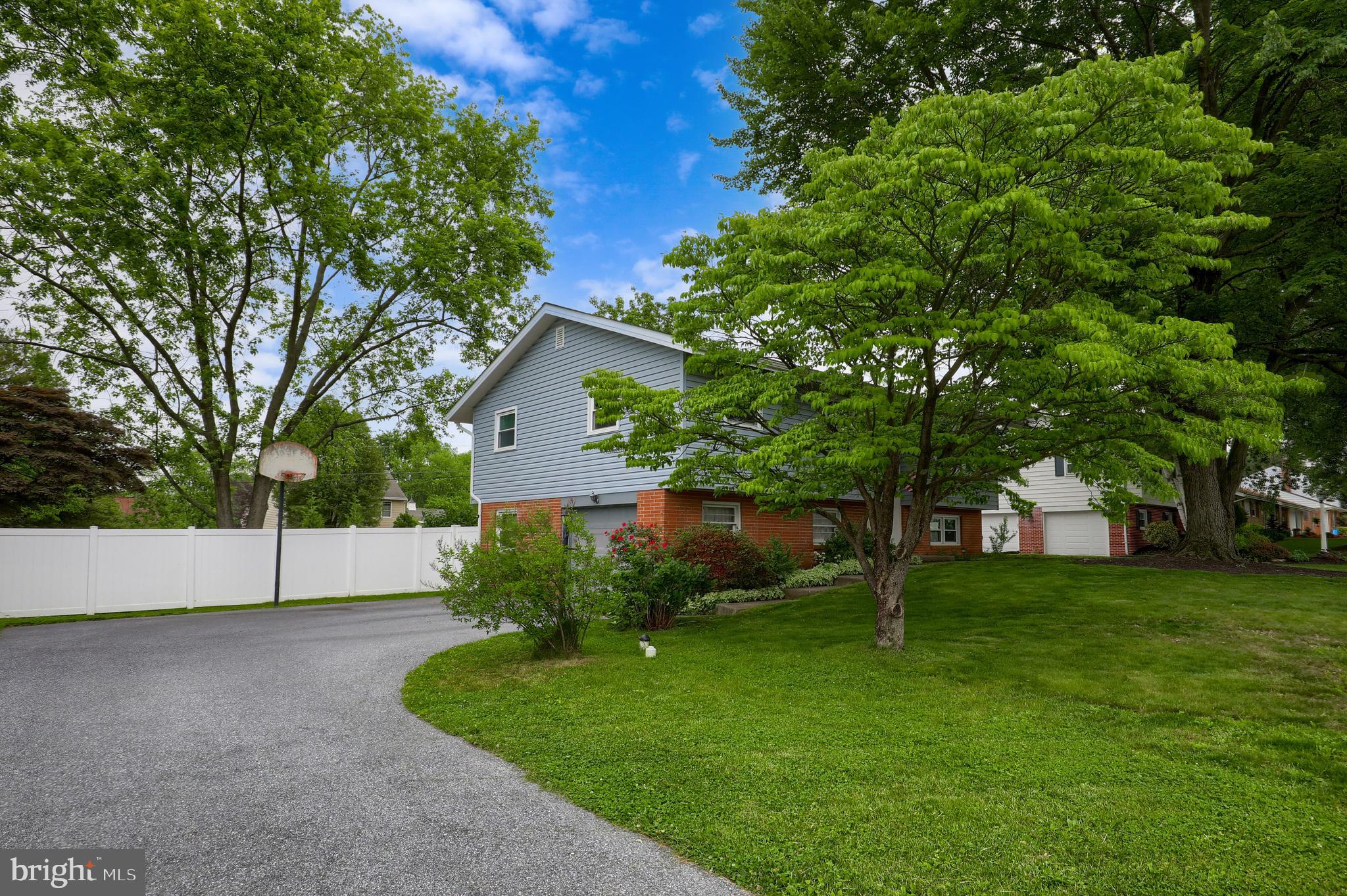 1117 Devonshire Road Lancaster, PA 17601 - Photo 4 of 36 Gallery Image 4