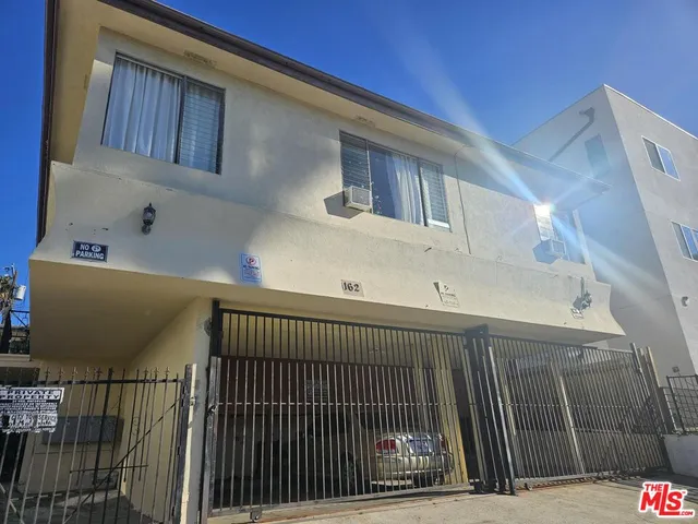 $2,300 | 162 North Mariposa Avenue, Los Angeles, CA 90004
