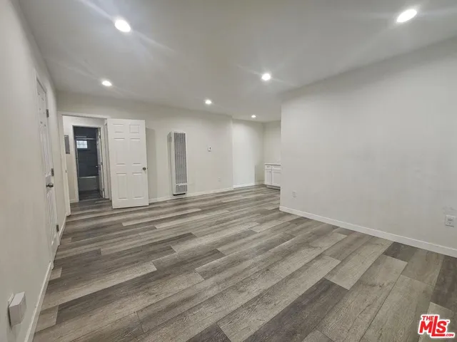 $2,300 | 162 North Mariposa Avenue, Los Angeles, CA 90004