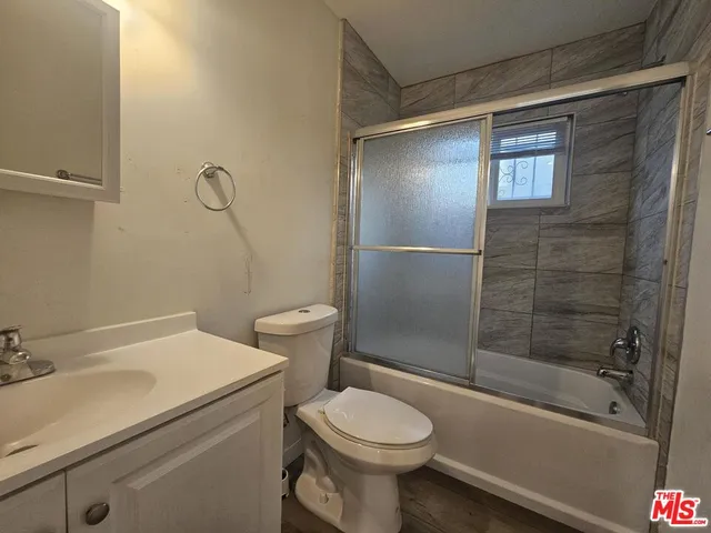 $2,300 | 162 North Mariposa Avenue, Los Angeles, CA 90004