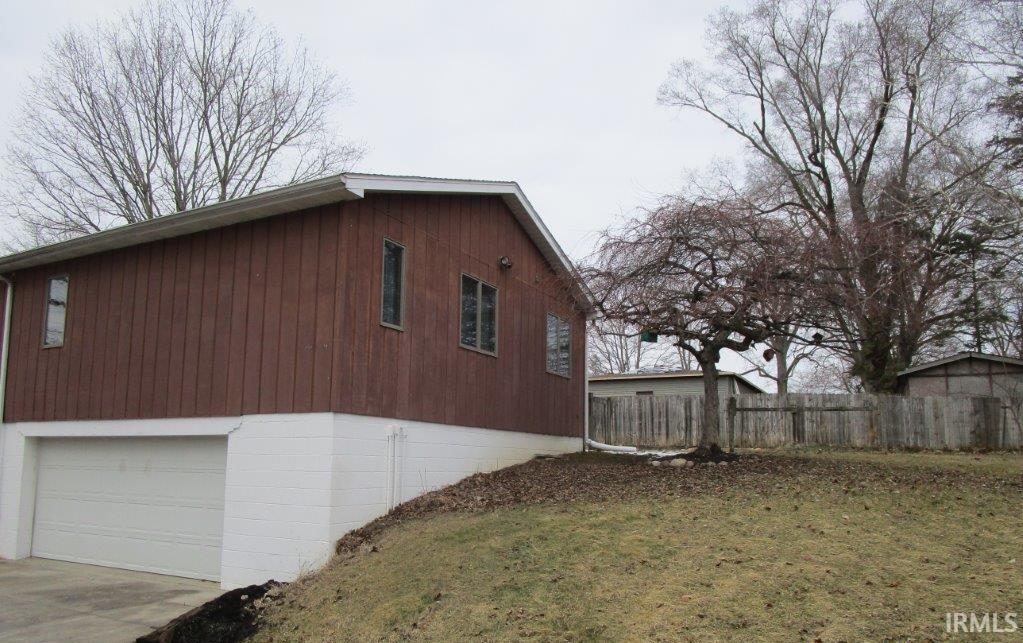 4460 North Sullivan Road Leesburg, IN 46538 - Photo 3 of 15 Gallery Image 3