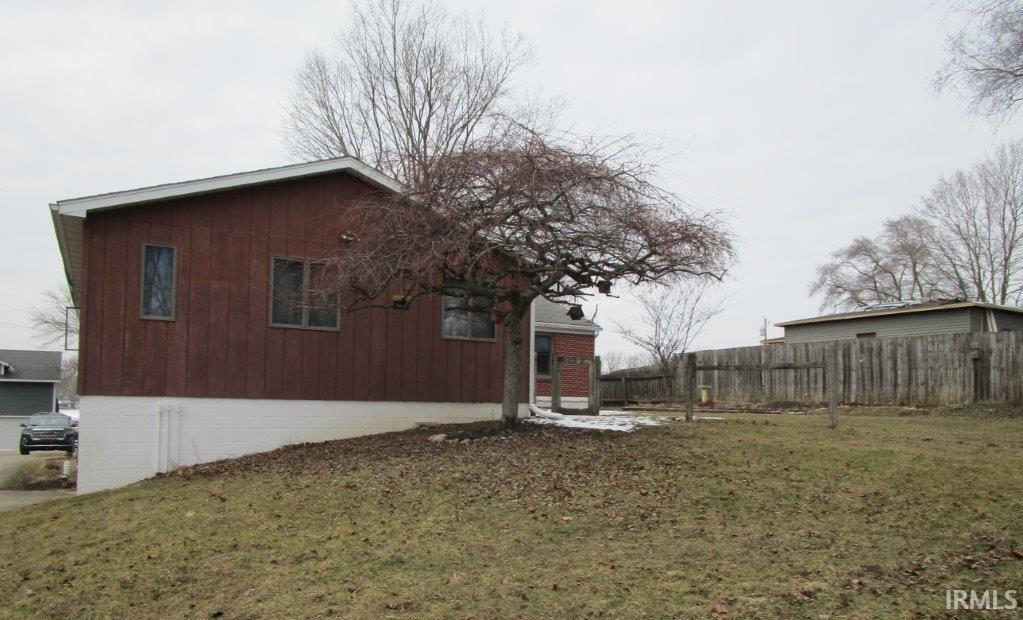 4460 North Sullivan Road Leesburg, IN 46538 - Photo 4 of 15 Gallery Image 4