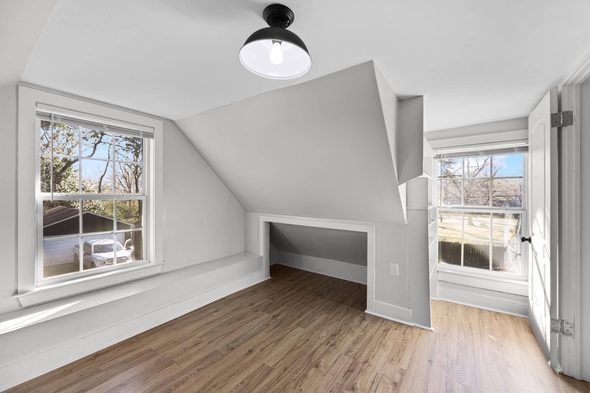 781 South Graham Street Memphis, TN 38111 - Photo 35 of 39 a view of a room with wooden floor and window