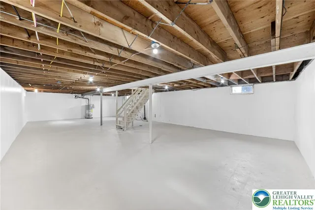 a view of utility room