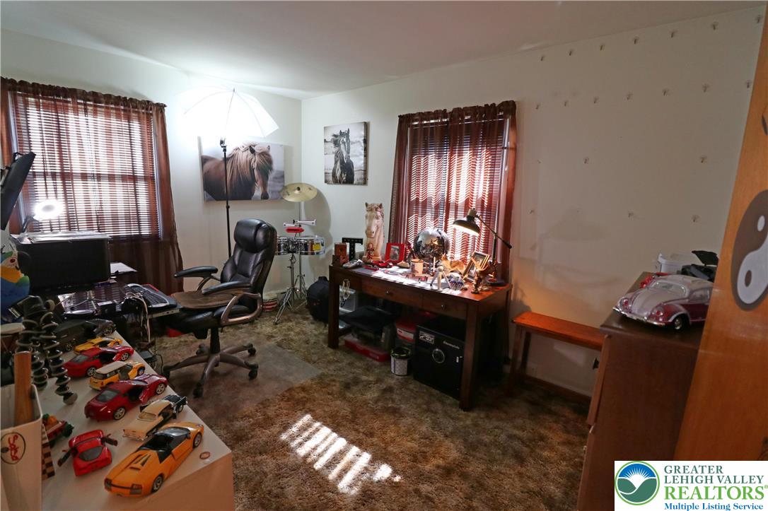 1022 Hilton Street Bethlehem, PA 18017 - Photo 20 of 35 a workspace with furniture and window