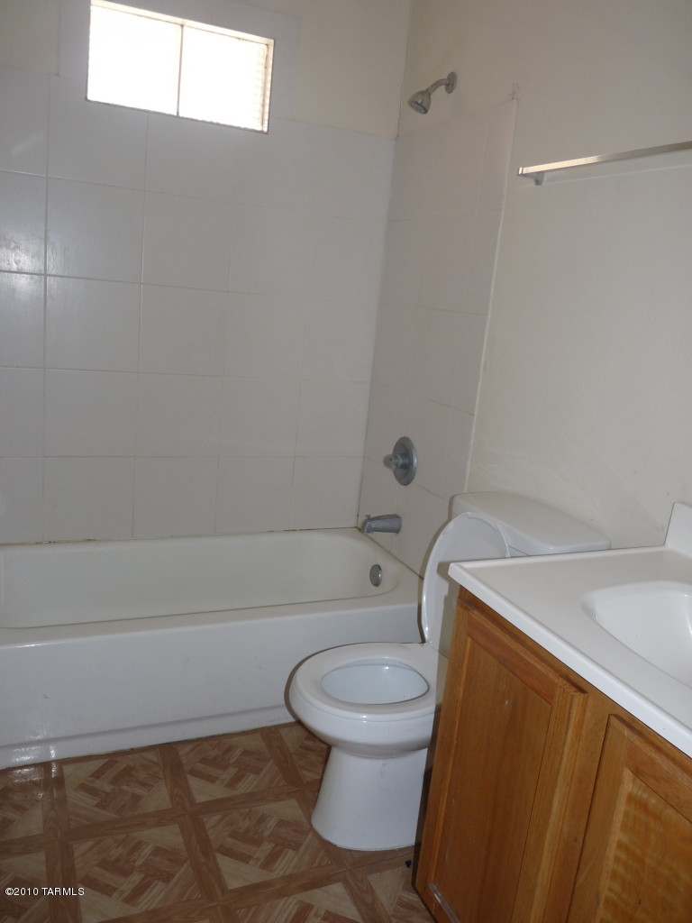 1213 West Niagara Street Tucson, AZ 85745 - Photo 6 of 13