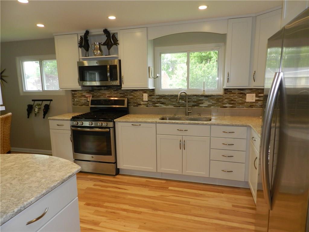 216 Lytton Road Coraopolis, PA 15108 - Photo 5 of 25 This large eat in kitchen is what dreams are made of! Gleaming hardwoods, Quartz counters, Stainless Steel appliances, Bosch dishwasher, light and bright, storage galore and tons of counter space. A chef's delight!
