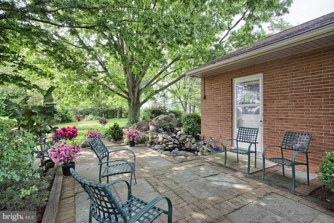 2248 Lancaster Road Manheim, PA 17545 - Photo 14 of 41 Gallery Image 14