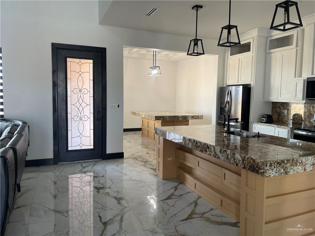 2607 Coywolf Lane Mission, TX 78574 - Photo 11 of 32